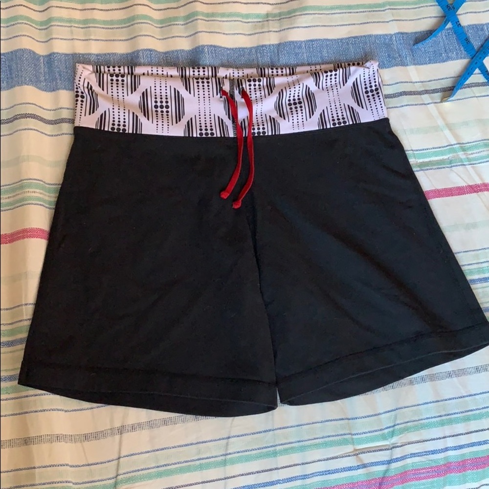 Lululemon yoga short
